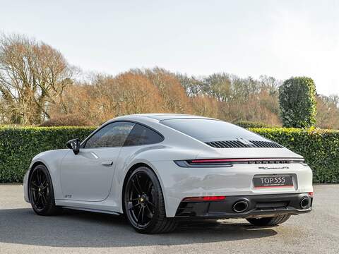Porsche 911 Carrera 4 Gts - U5586