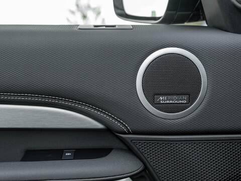 Land Rover Discovery R-Dynamic Hse - U5595