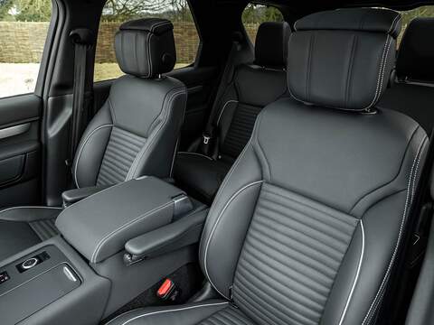 Land Rover Discovery R-Dynamic Hse - U5595