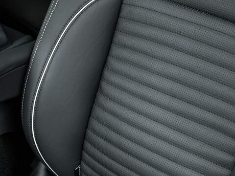 Land Rover Discovery R-Dynamic Hse - U5595