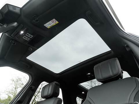 Land Rover Discovery R-Dynamic Hse - U5595