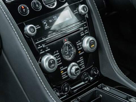 Aston Martin Dbs V12 - U5602