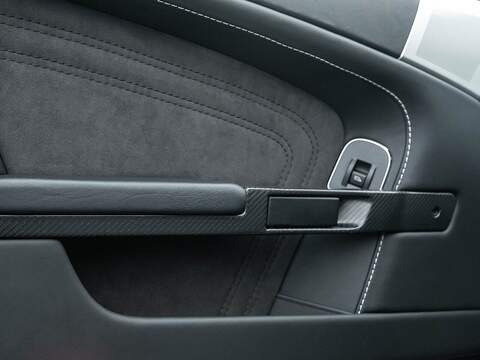 Aston Martin Dbs V12 - U5602