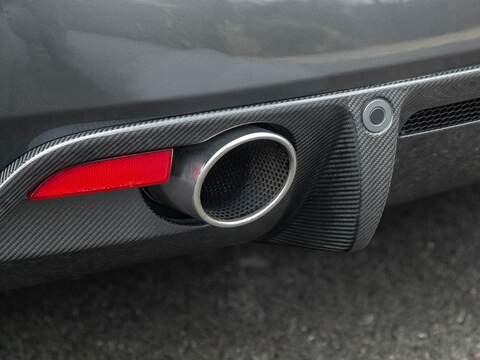 Aston Martin Dbs V12 - U5602