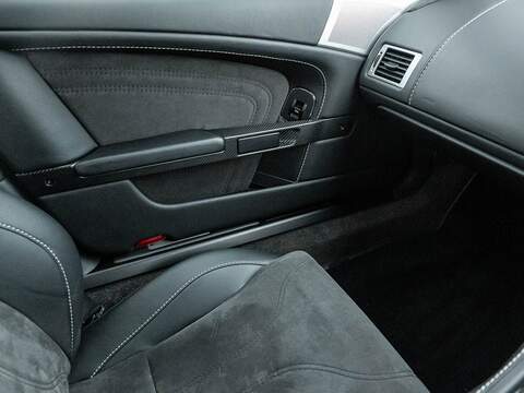 Aston Martin Dbs V12 - U5602