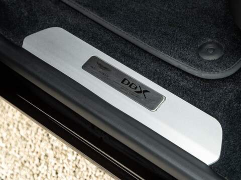 Aston Martin Dbx V8 - U5604
