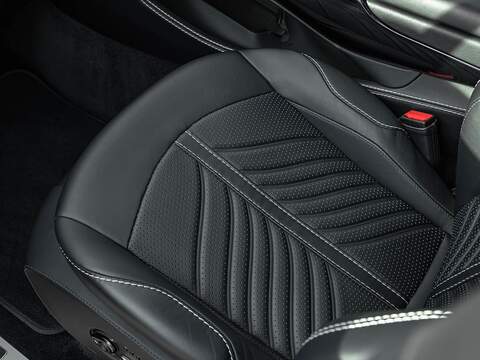 Aston Martin Dbx V8 - U5604