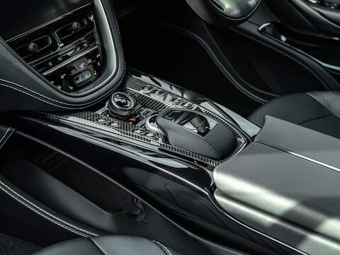 Aston Martin Dbx V8 - U5604