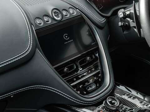 Aston Martin Dbx V8 - U5604