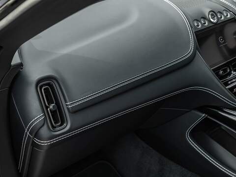 Aston Martin Dbx V8 - U5604