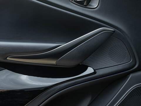 Aston Martin Dbx V8 - U5604