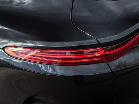 Aston Martin Dbx V8 - U5604