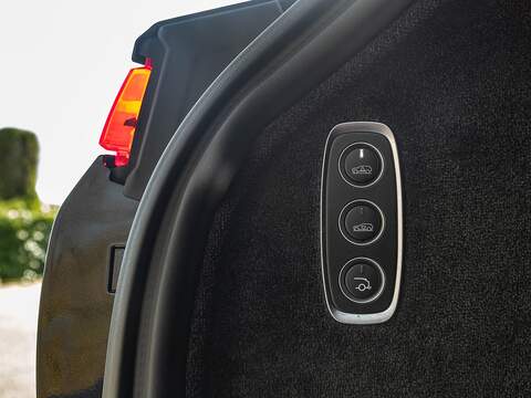 Aston Martin Dbx V8 - U5604