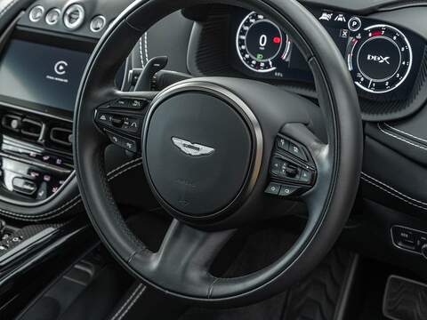 Aston Martin Dbx V8 - U5604