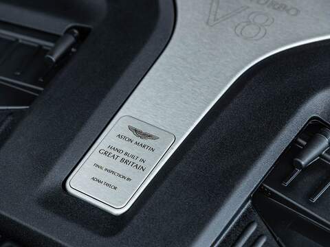 Aston Martin Dbx V8 - U5604