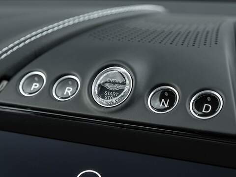 Aston Martin Dbx V8 - U5604