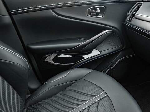 Aston Martin Dbx V8 - U5604