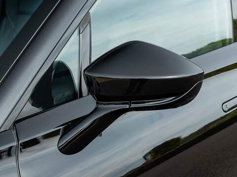 Aston Martin Dbx V8 - U5604