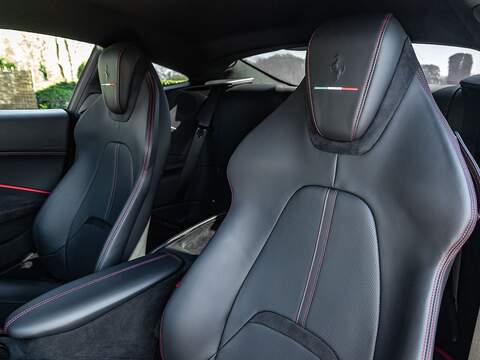 Ferrari Roma Coupe - U5609