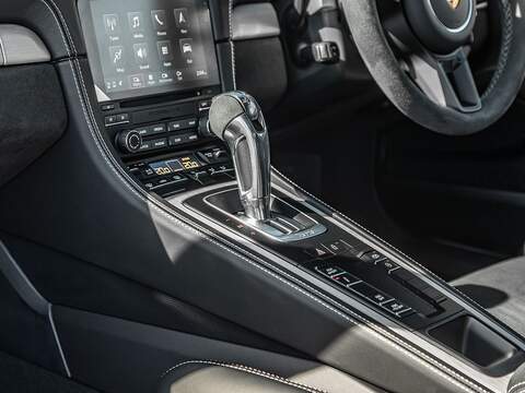 Porsche 718 Cayman Gt4 - U5612