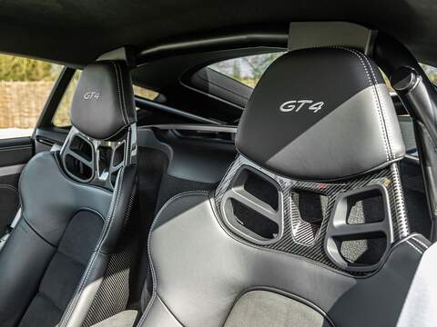 Porsche 718 Cayman Gt4 - U5612
