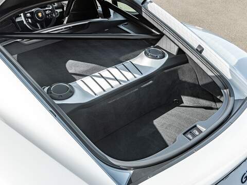 Porsche 718 Cayman Gt4 - U5612