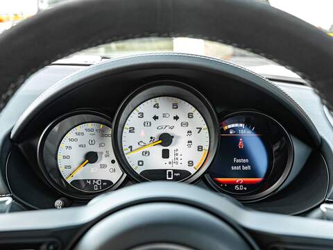 Porsche 718 Cayman Gt4 - U5612