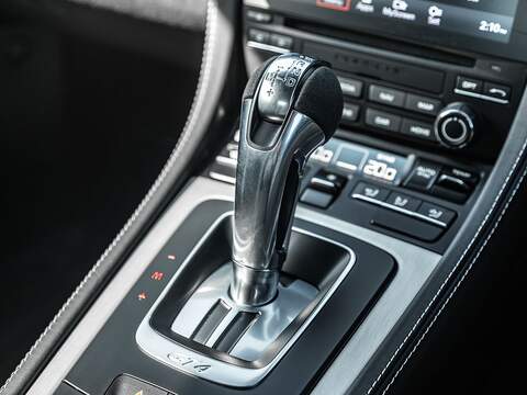 Porsche 718 Cayman Gt4 - U5612