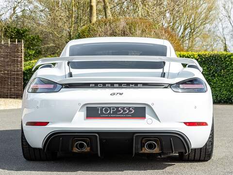 Porsche 718 Cayman Gt4 - U5612
