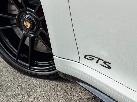 Porsche 911 Carrera 4 Gts Pdk - U5625