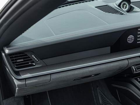 Porsche 911 Carrera 4 Gts Pdk - U5625