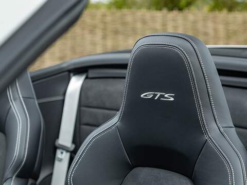 Porsche 911 Carrera 4 Gts Pdk - U5625