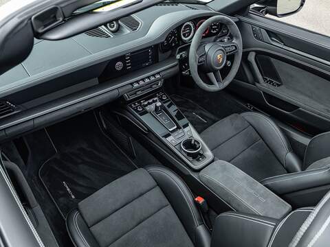 Porsche 911 Carrera 4 Gts Pdk - U5625