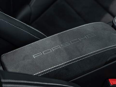 Porsche 911 Carrera 4 Gts Pdk - U5625