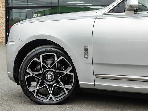 Rolls Royce Cullinan V12 - U5628