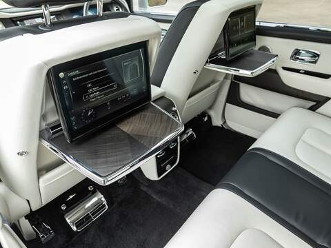 Rolls Royce Cullinan V12 - U5628