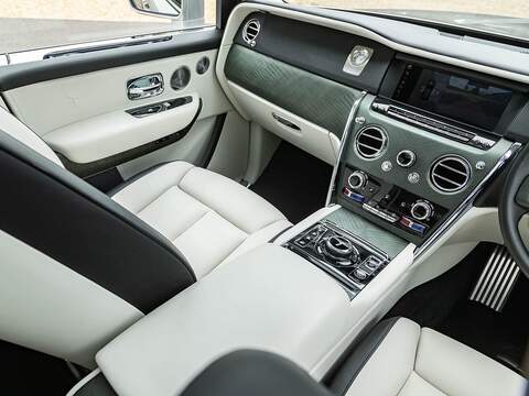 Rolls Royce Cullinan V12 - U5628