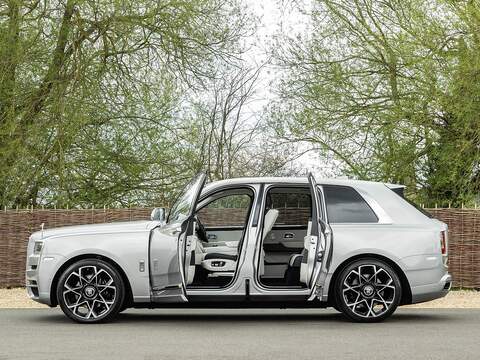 Rolls Royce Cullinan V12 - U5628