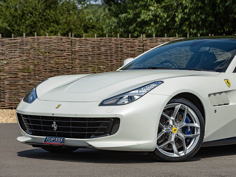 Ferrari GTC4 Lusso T - Large 11