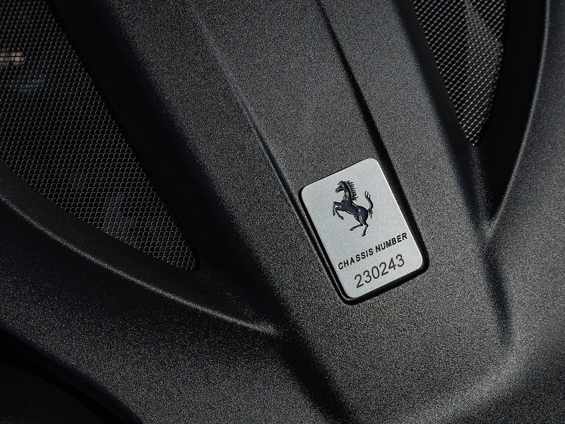 Ferrari GTC4 Lusso T - Large 29