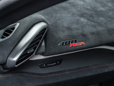 Ferrari 488 Pista Vs - U5647