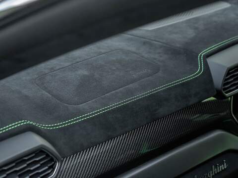 Lamborghini Urus V8 Performante - U5650