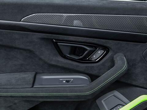 Lamborghini Urus V8 Performante - U5650