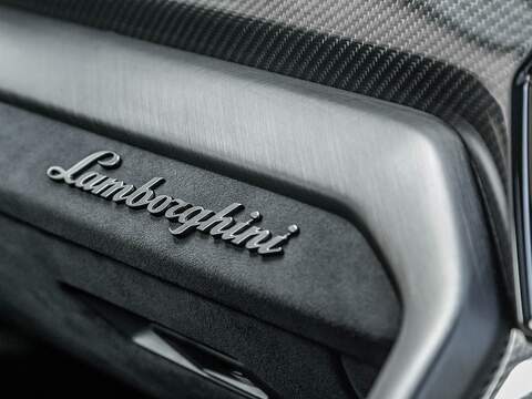 Lamborghini Urus V8 Performante - U5650