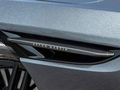 Aston Martin Db12 V8 - U5660