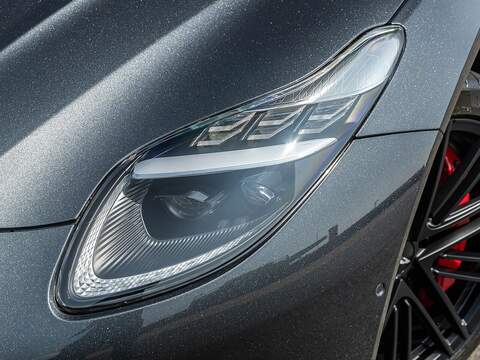 Aston Martin Db12 V8 - U5660