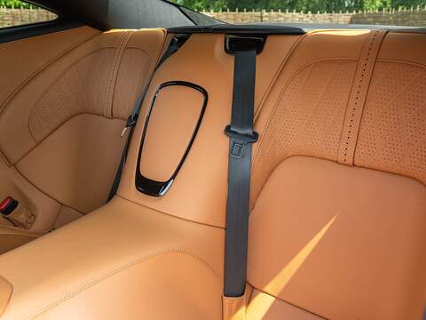 Aston Martin Db12 V8 - U5660