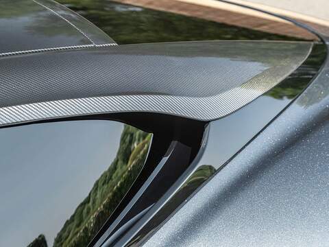 Aston Martin Db12 V8 - U5660