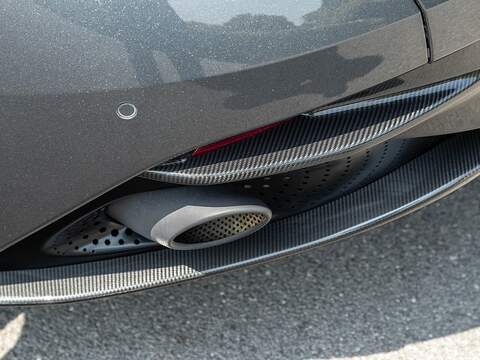 Aston Martin Db12 V8 - U5660