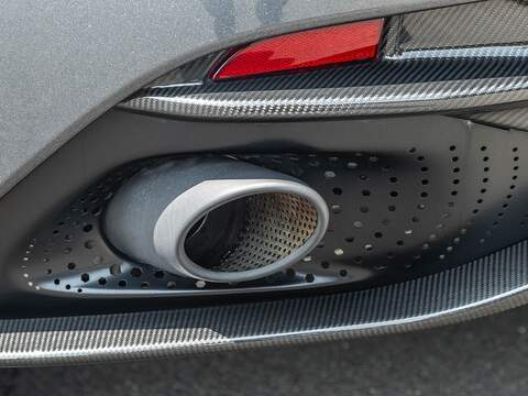 Aston Martin Db12 V8 - U5660